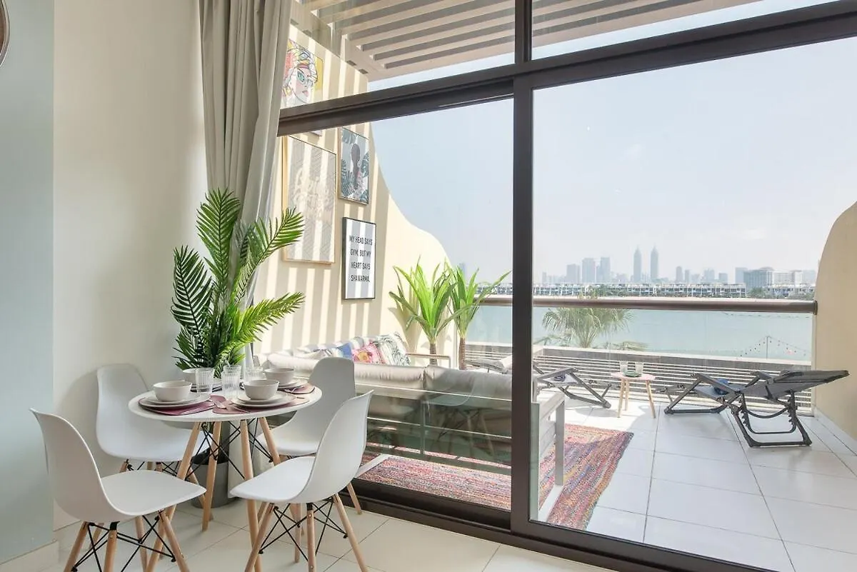Spectacular Studio In Palm Jumeirah With Beachside Living Experience! Apartment Dubai