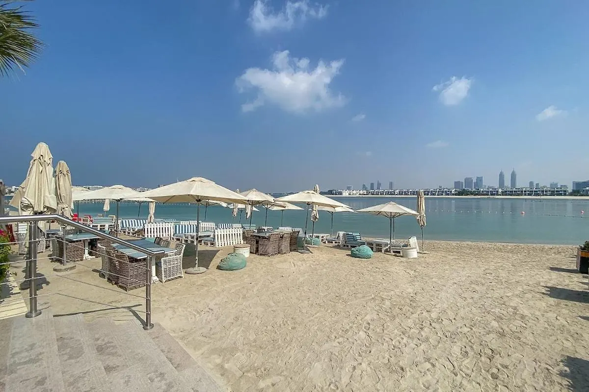 Spectacular Studio In Palm Jumeirah With Beachside Living Experience! Apartment Dubai