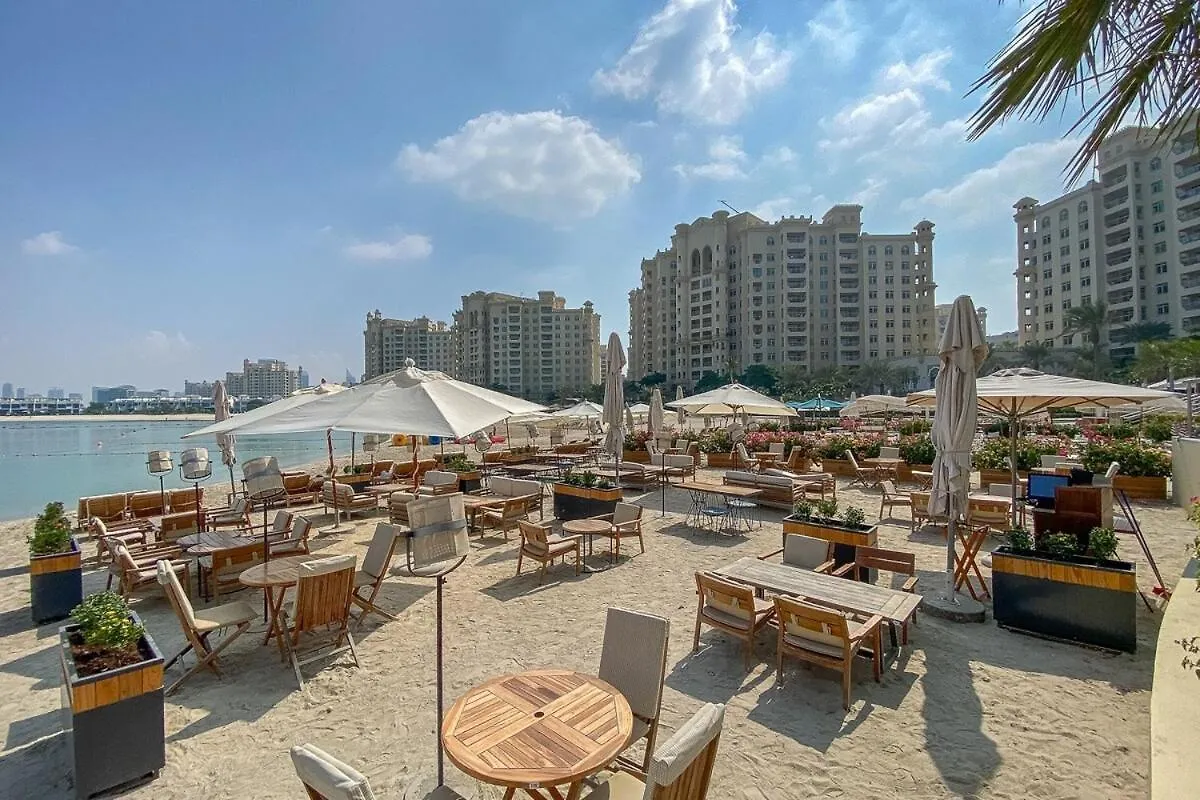 Spectacular Studio In Palm Jumeirah With Beachside Living Experience! Apartment Dubai